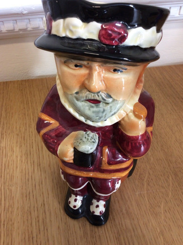 Toby jug beefeater 18cm high - 18cm,