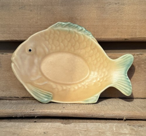 Vintage kitsch aged pottery - aged,