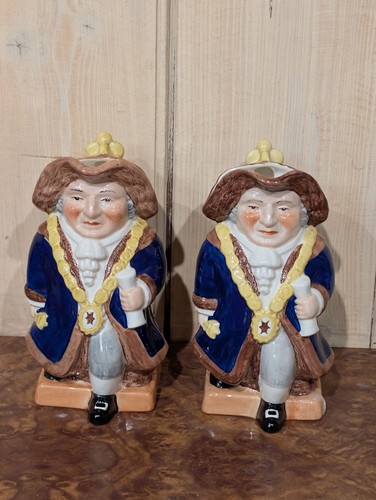 Shorter sons pair - &, toby