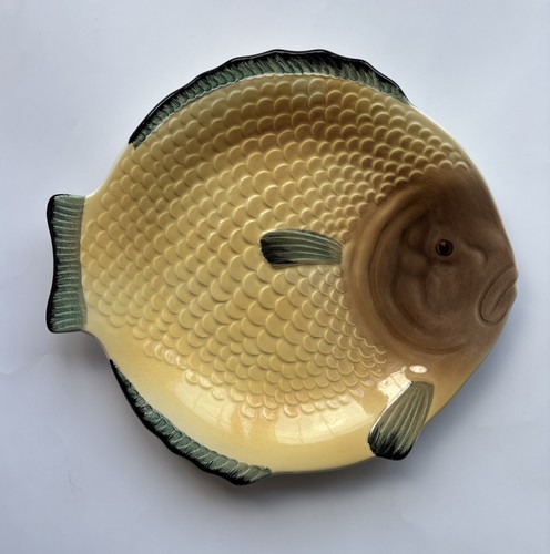 Vintage kitsch aged pottery - vintage,