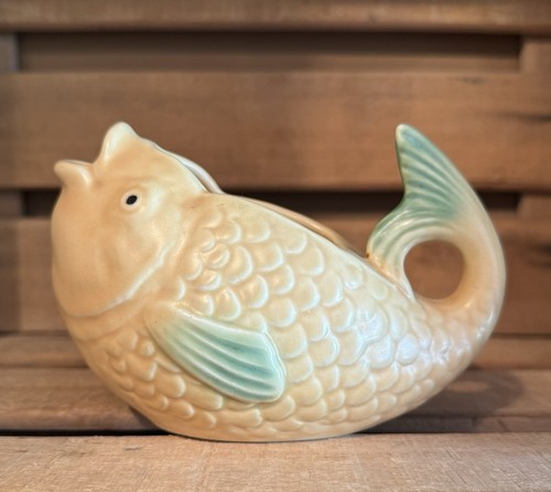 Vintage kitsch aged pottery - vintage,
